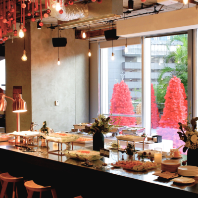 每逢聖誕，Mr.MIX都提供派對到會服務，包括自助餐吧，更有現場切火雞服務。